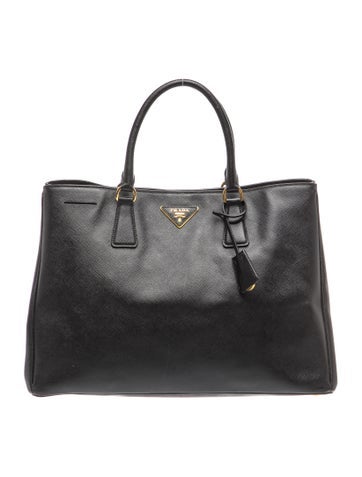 Saffiano Leather Galleria Double Zip