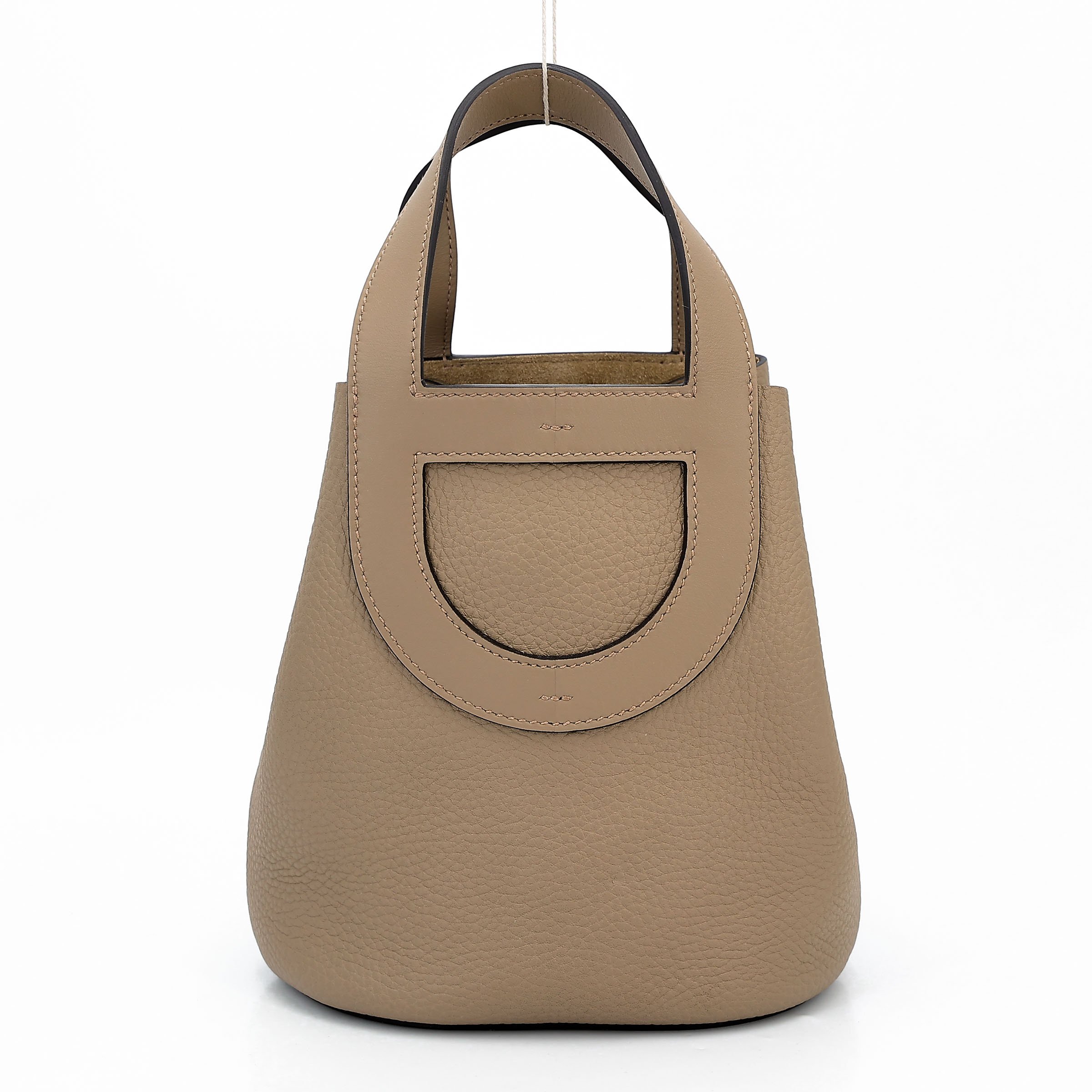 Excellent ( Rank SA ) HERMÈS In-The-Loop 18 Beige Marfa (8Q) Clemence Gold hardware B (2023)