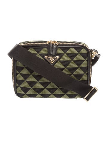 Enameled Metal Triangle Symbole