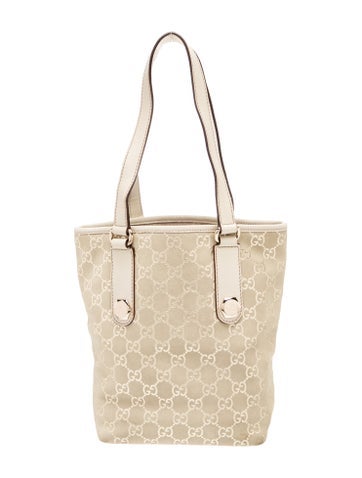 GG Canvas Shoulder Bag