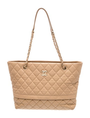 Quilted Rolled Up Shopping Tote