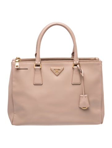 Saffiano Cuir Leather Galleria Double Zip Large