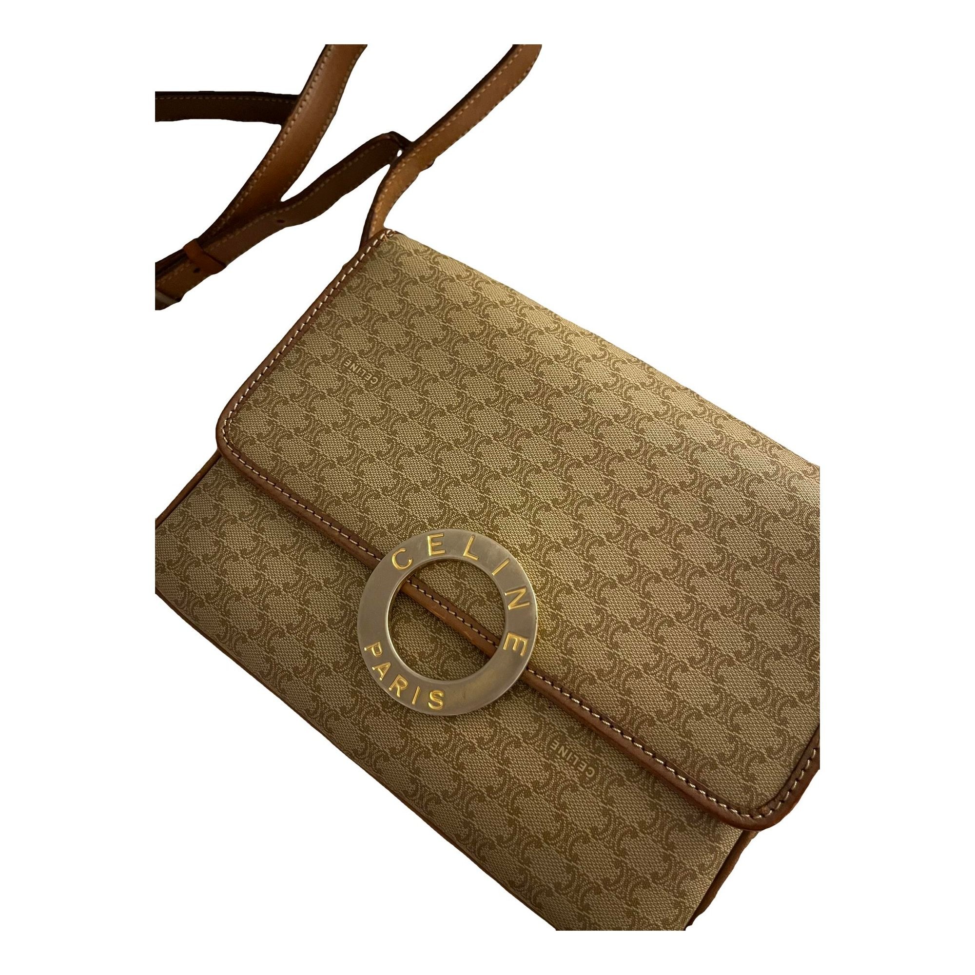 Classic leather crossbody bag