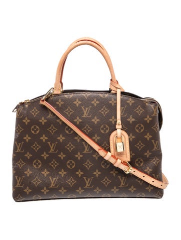 LV Monogram Grand Palais