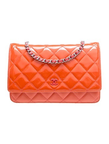 Classic Quilted Wallet On Chain