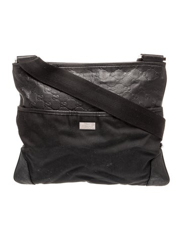 GG Signature Shoulder Bag