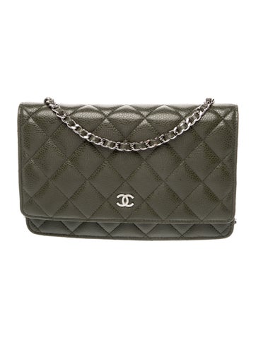 Caviar Quilted Wallet On Chain