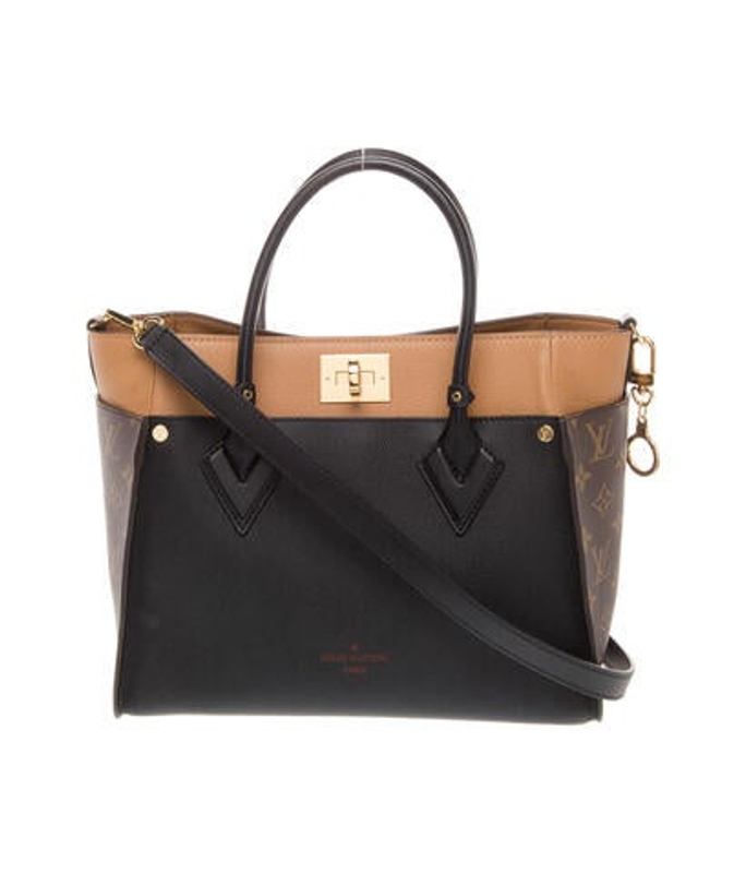 Louis Vuitton Vuitton Signature On My Side Mm