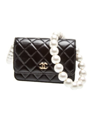 Mini Maxi Pearls Wallet on Chain