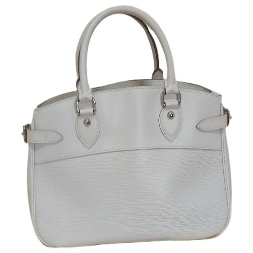 Passy leather handbag