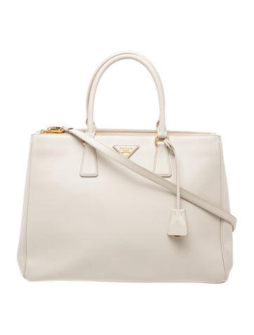 Signature Galleria Double Zip Medium