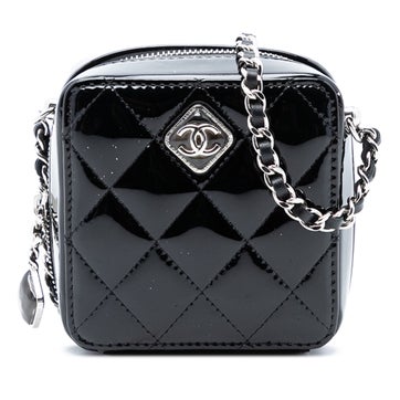 CC Quilted Patent Diamond Resin Clutch With Chain