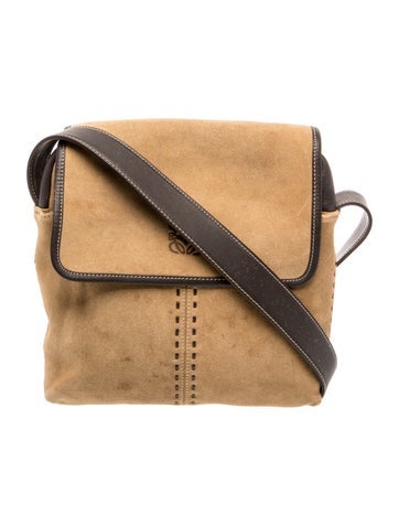 Signature Shoulder Bag