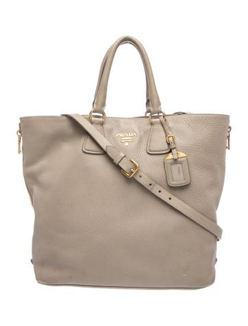 Vitello Daino Leather Messenger Bag