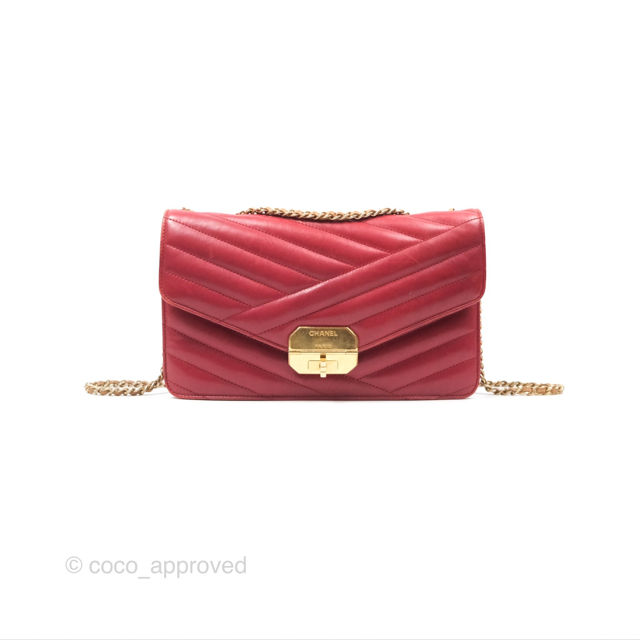 Chanel Chevron Shoulder Bag Red Calfskin Aged Gold Hardware