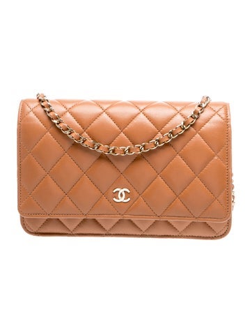 Classic Quilted Wallet on Chain