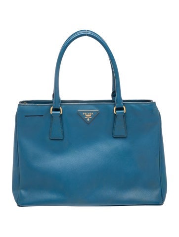 Saffiano Leather Galleria Tote Medium