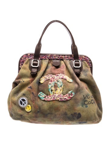 Graffiti On The Pavements Bowler Bag