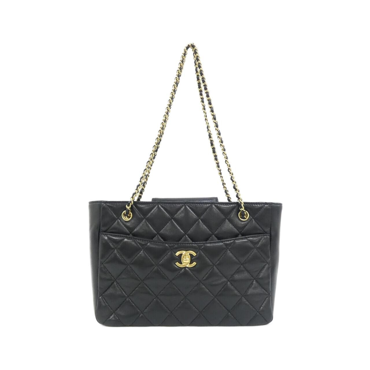 Chanel AS5215 bag