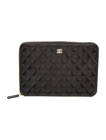2025 Classic Zipped Travel Pouch