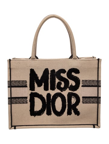 Canvas Miss Dior Medium 2024