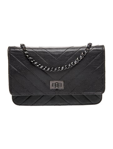 So Black Reissue Chevron Wallet on Chain