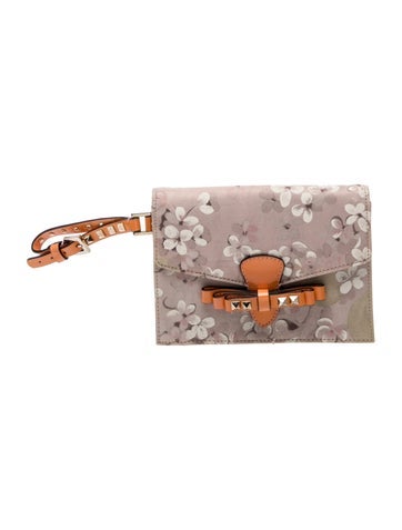 Rockstud Clutch