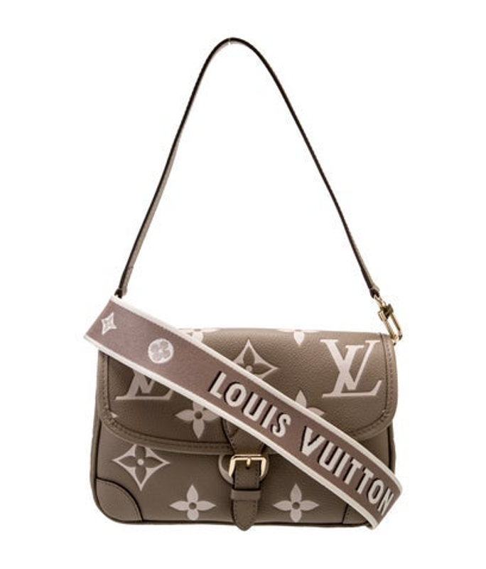 Louis Vuitton Vuitton Monogram Giant Diane W Tags