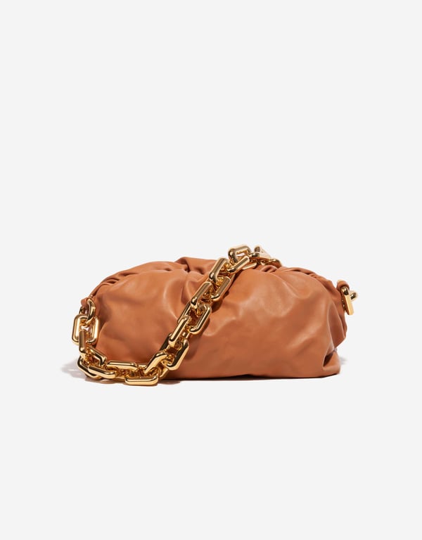 Bottega Veneta 
		Chain Pouch Calf Teak