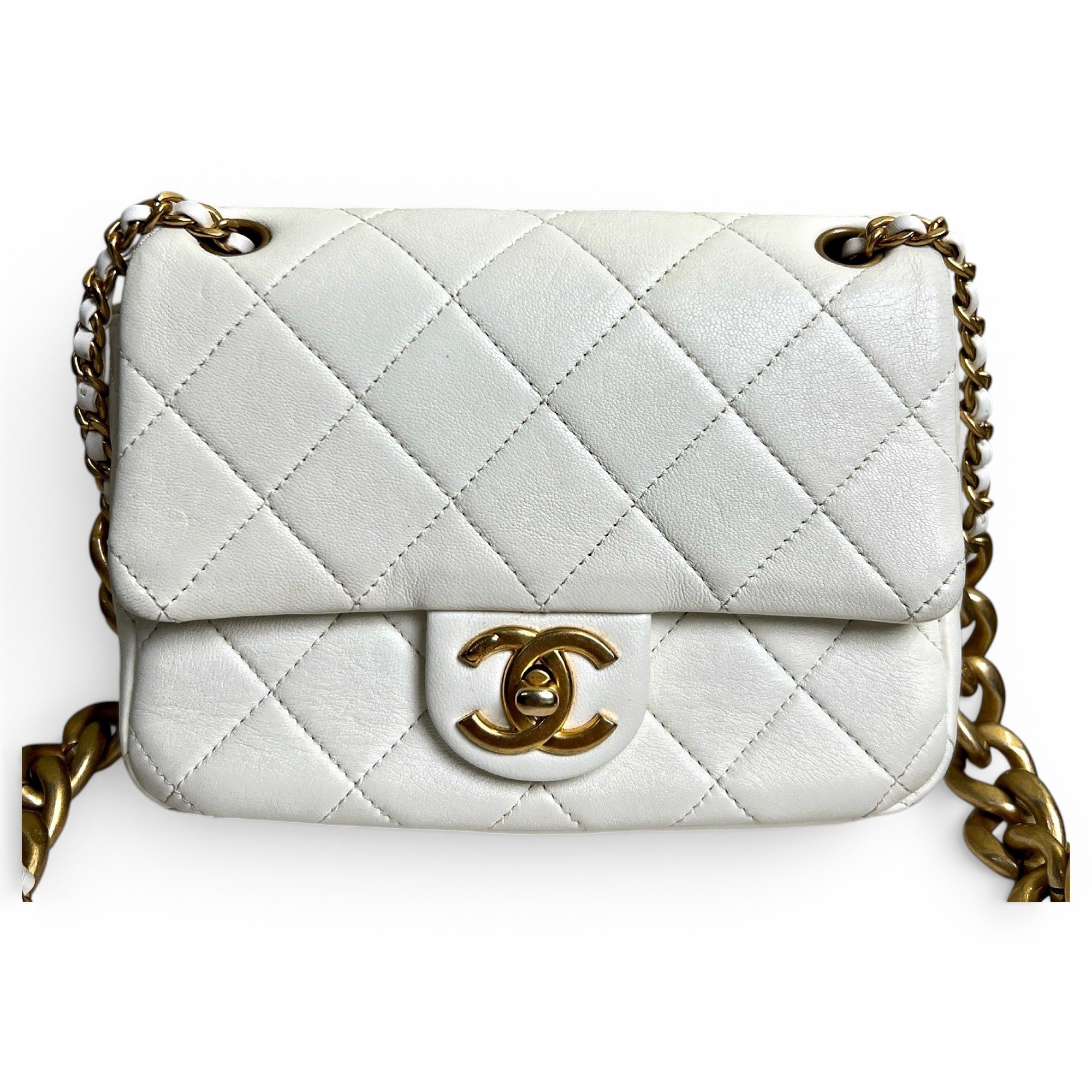 Chanel 19 leather handbag