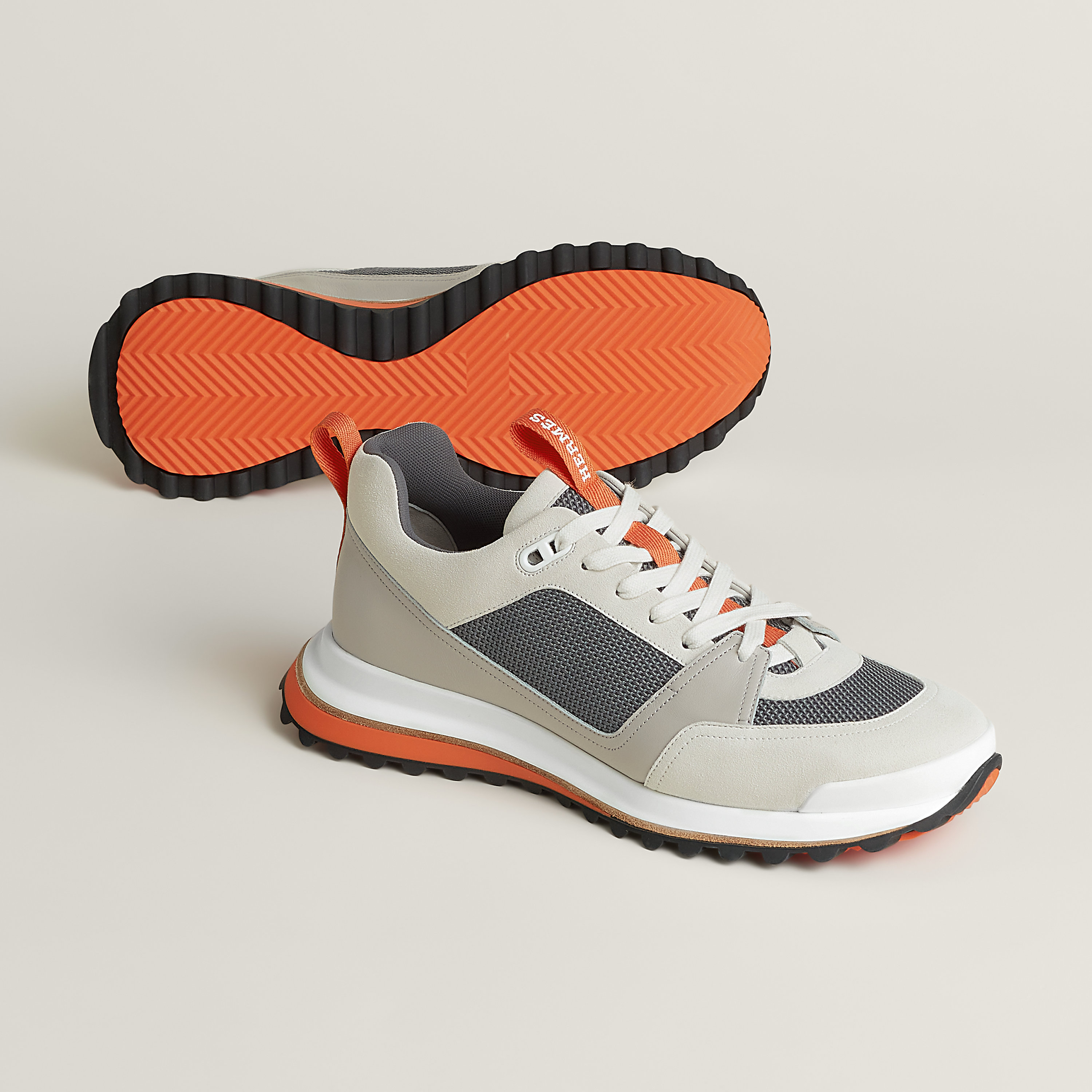 Leader sneaker