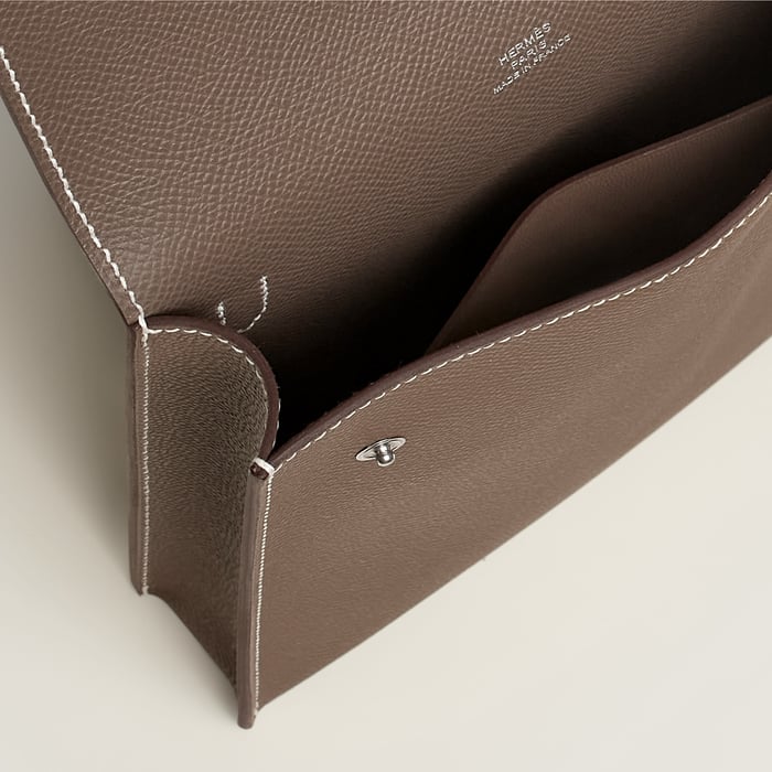 Étoupe Hermèsnap Vertical to Go Pouch