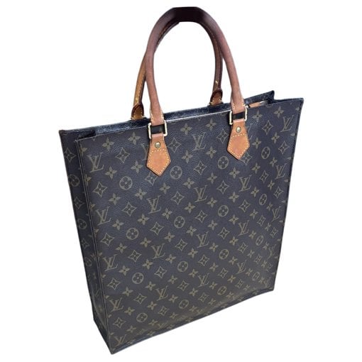 Plat leather handbag