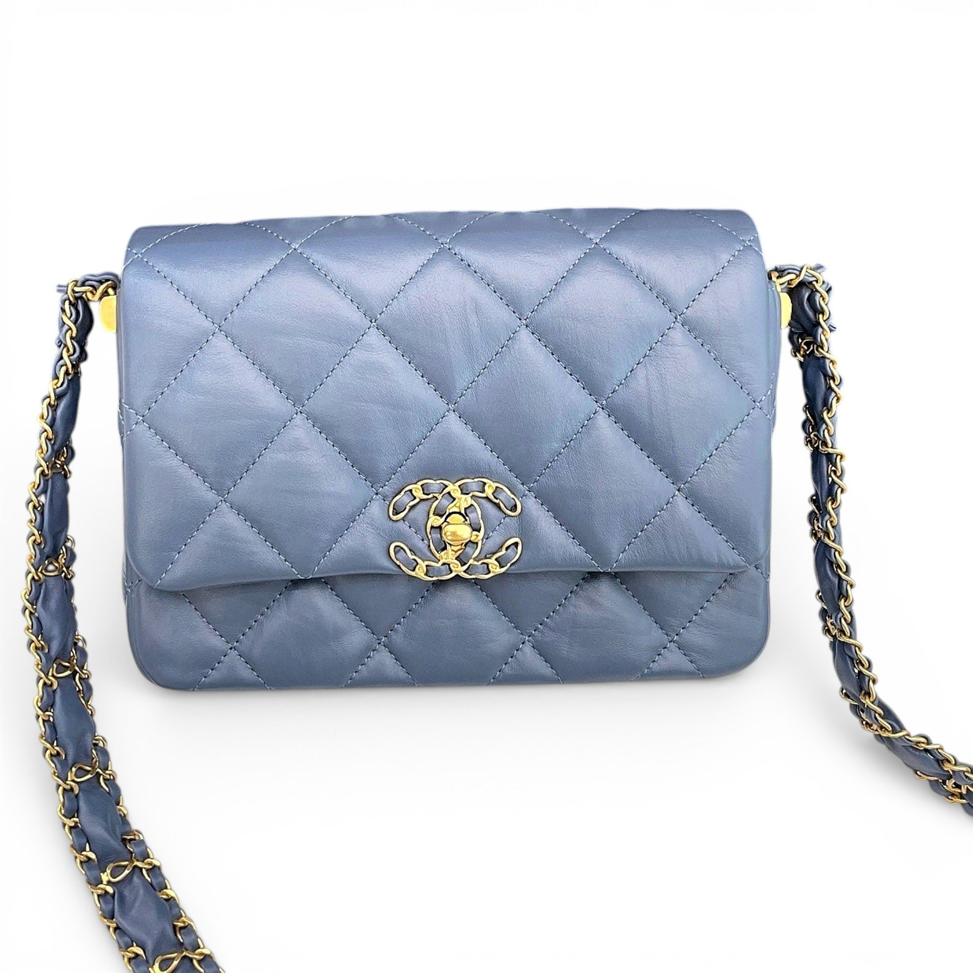 Chanel 19 leather crossbody bag