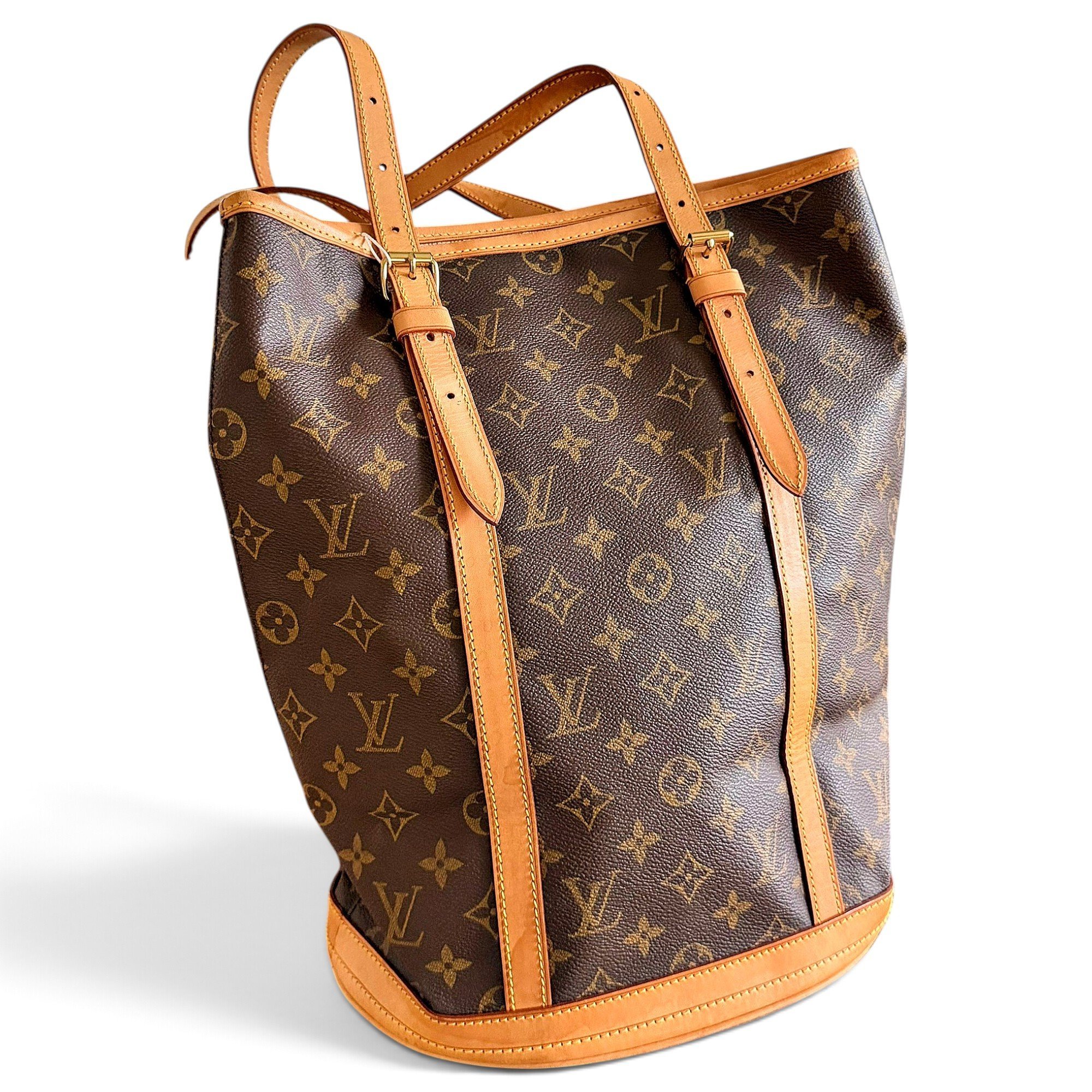Bucket leather handbag