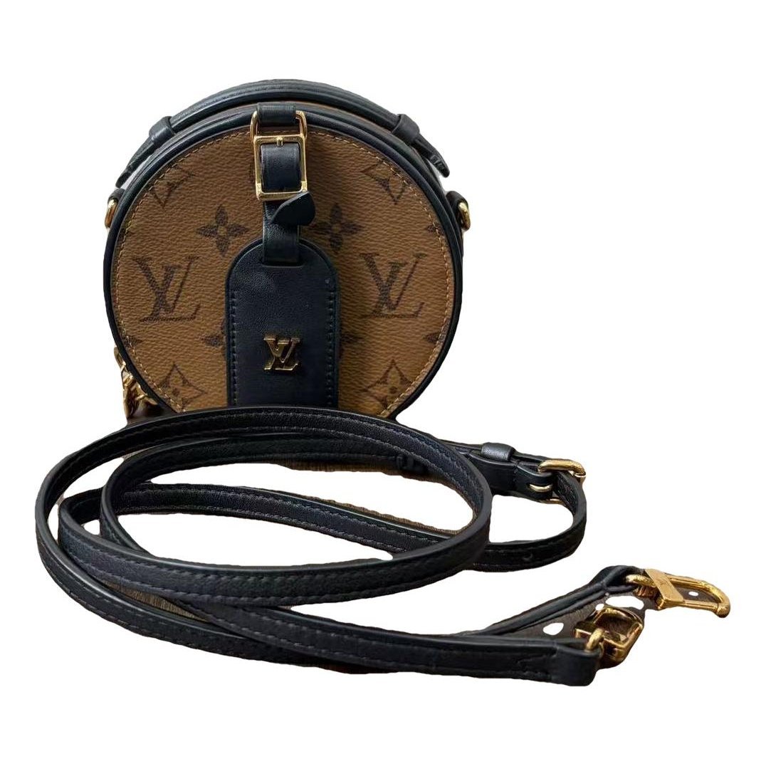 Boîte chapeau souple leather handbag