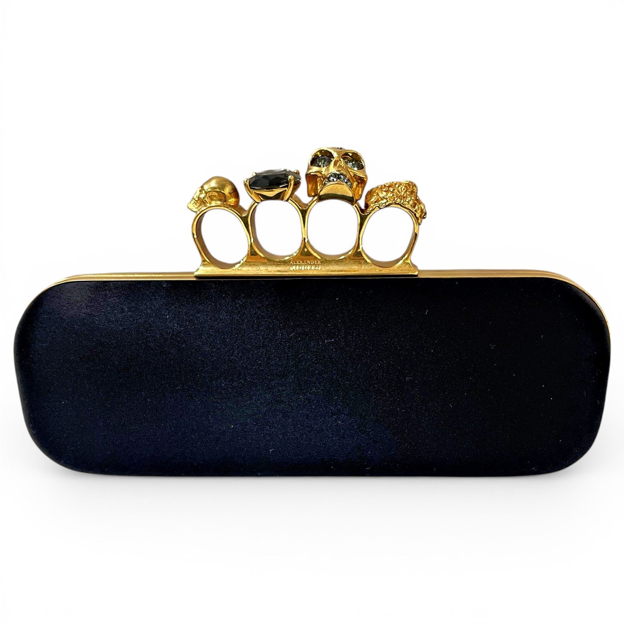 Knuckle cloth handbag