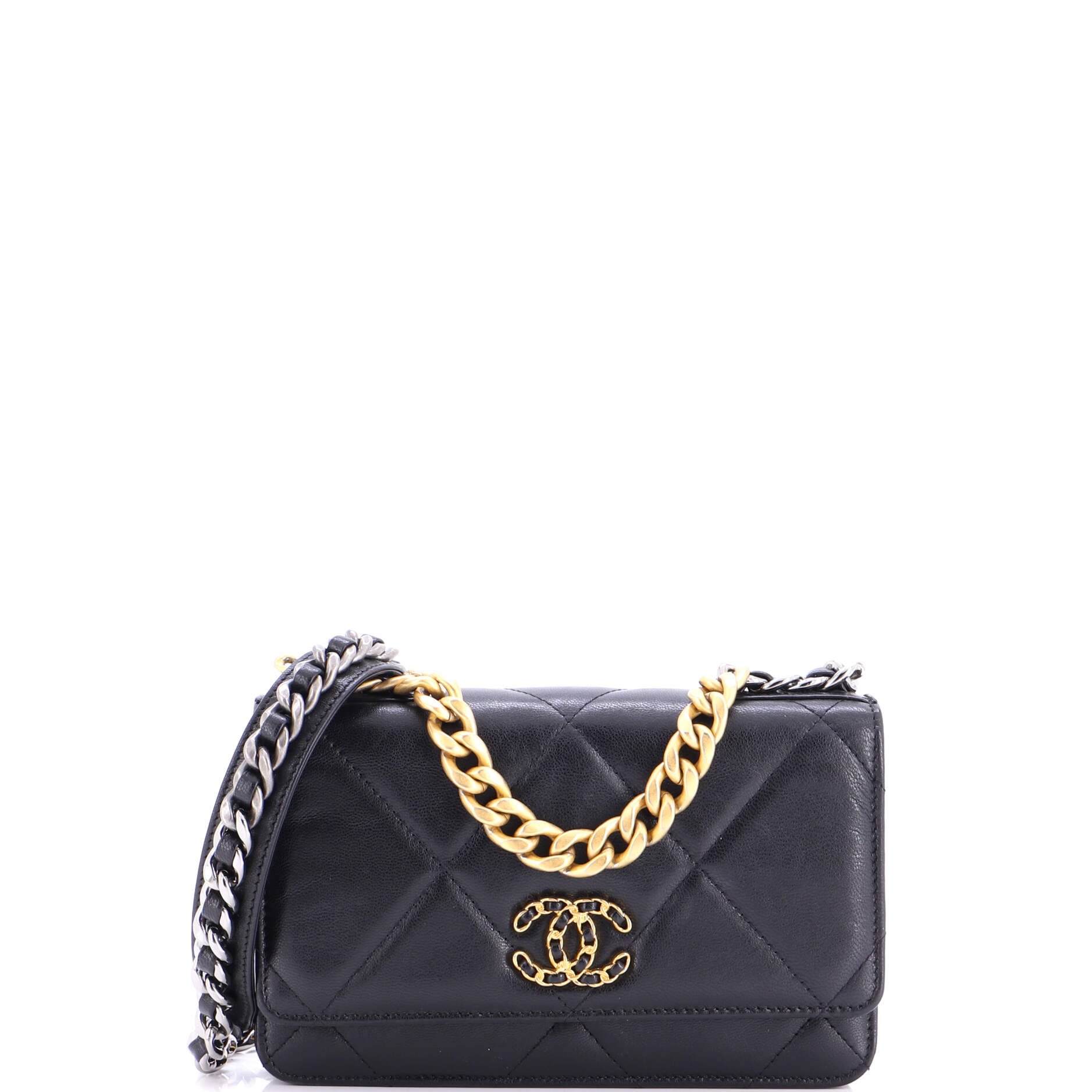 19 Wallet on Chain Quilted Goatskin