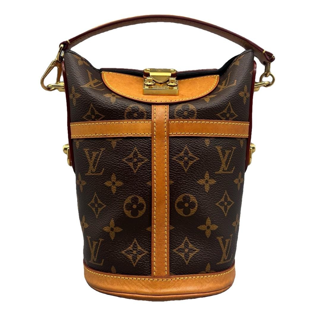 Duffle leather handbag