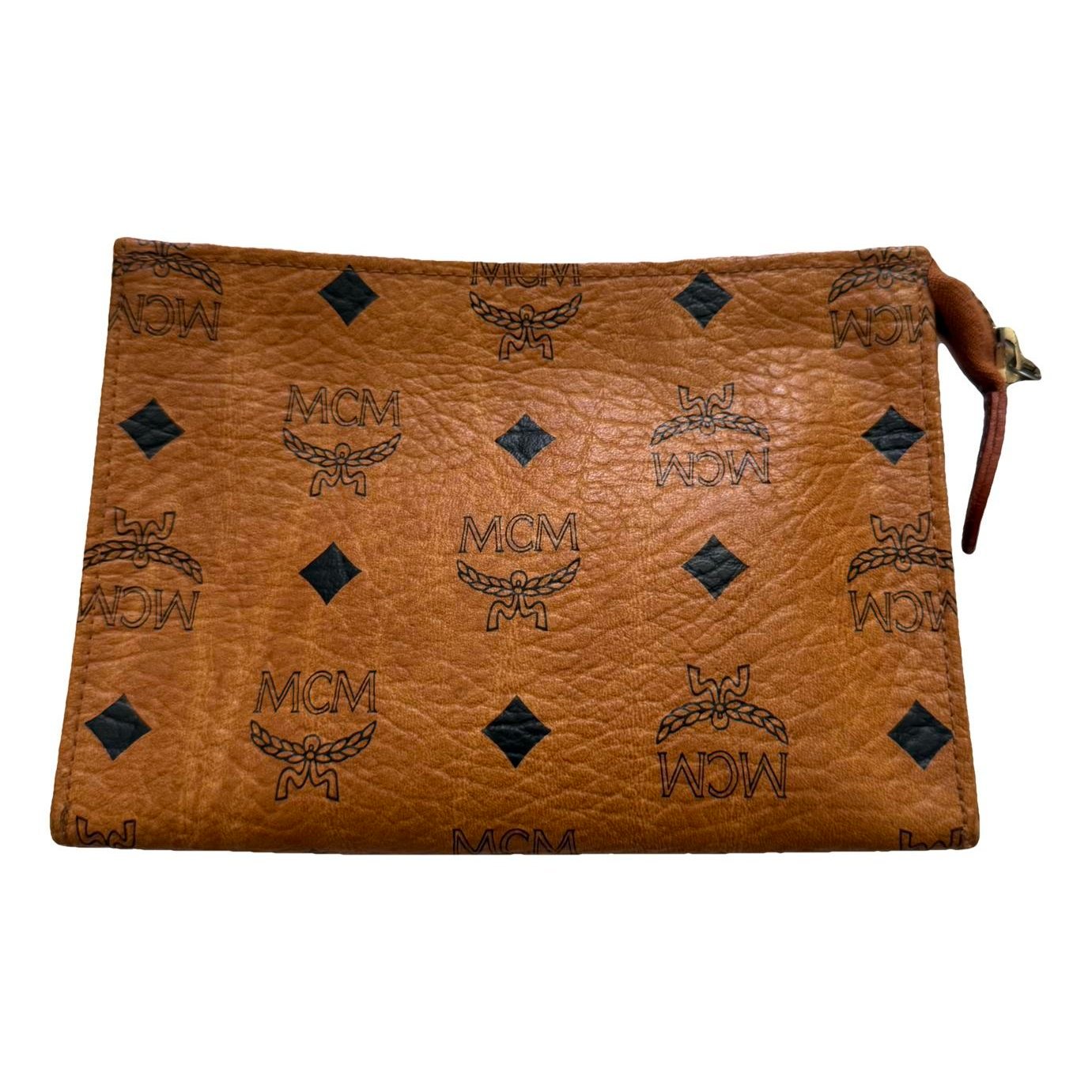 Leather clutch bag