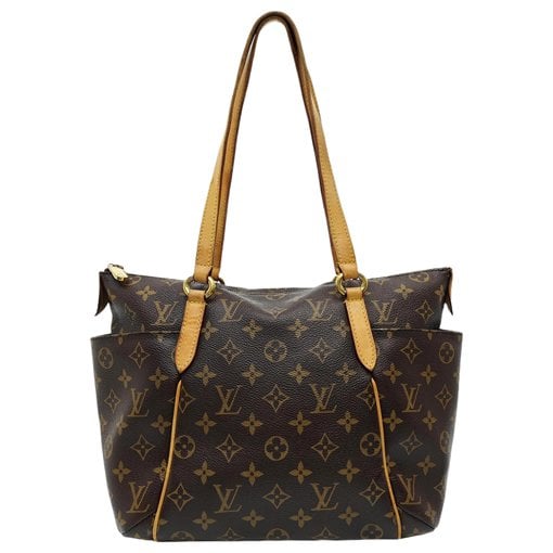 Totally leather handbag