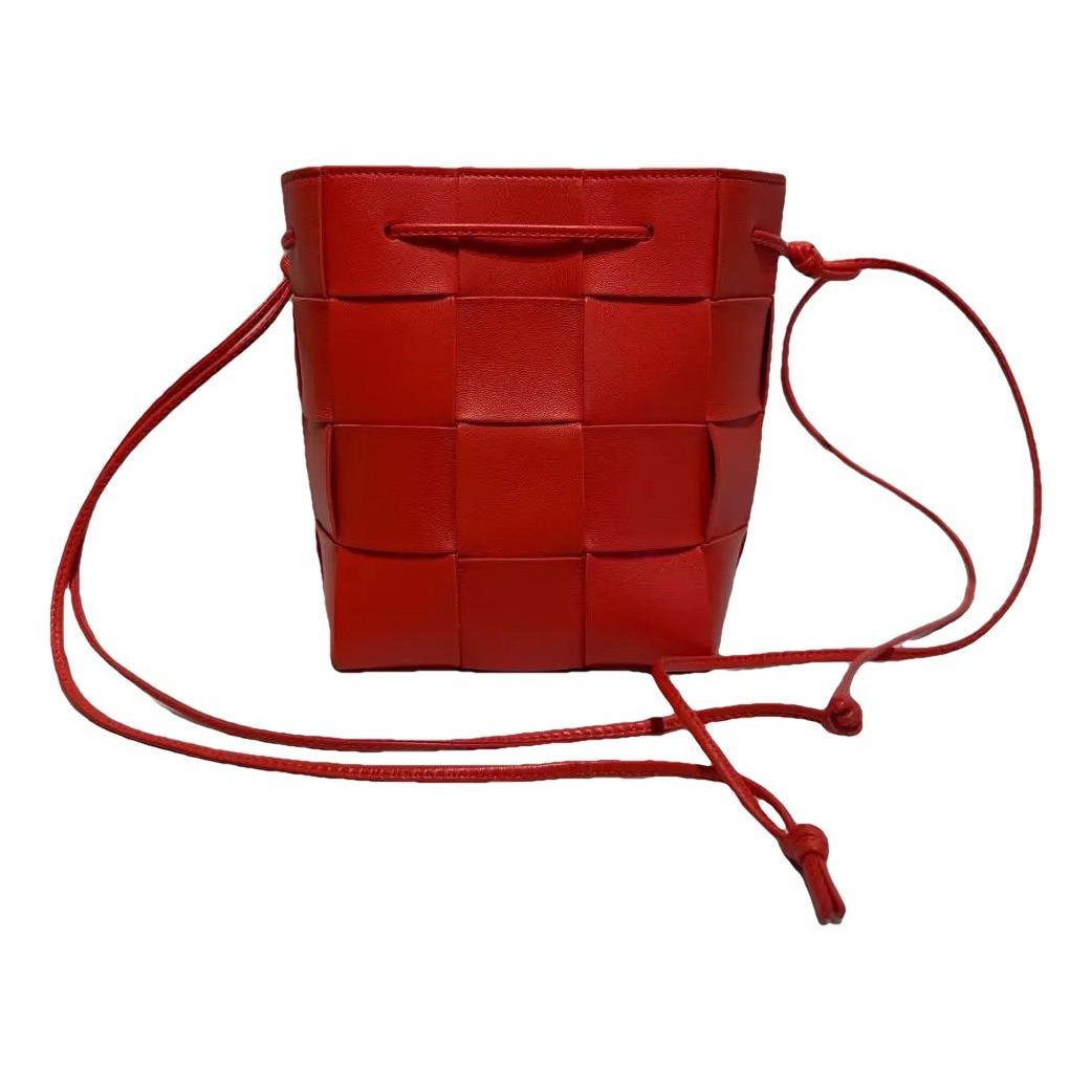 Cassette Bucket leather crossbody bag