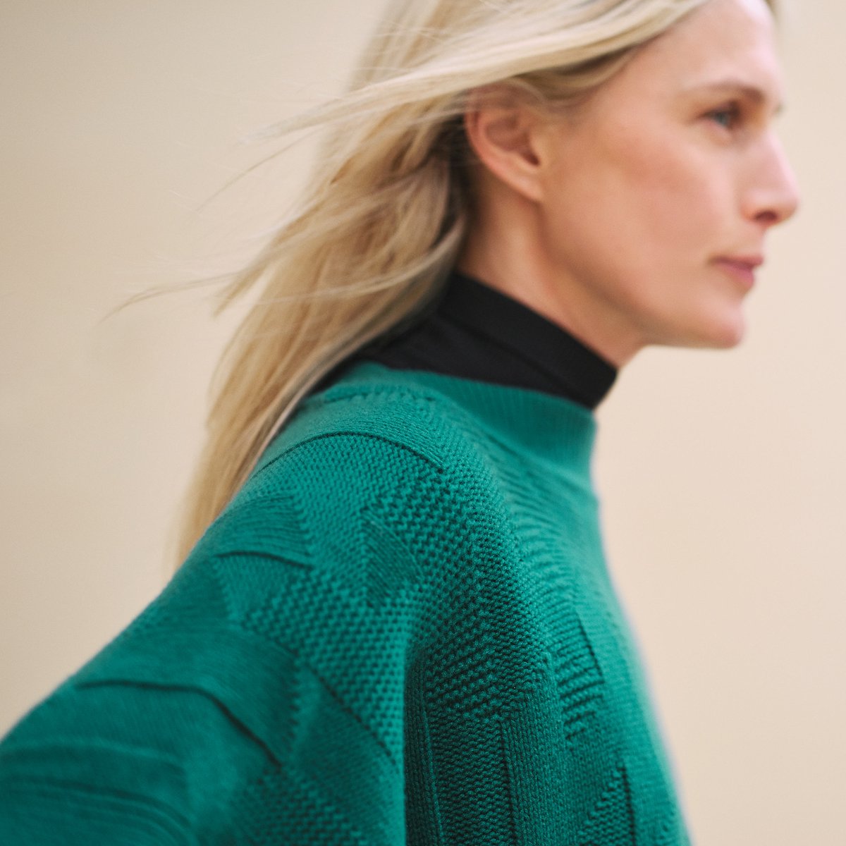 Vert Acanthe "H" Rectangular Cape Poncho