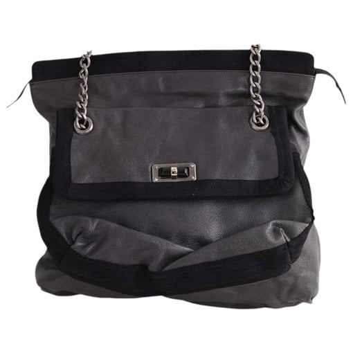 Leather tote