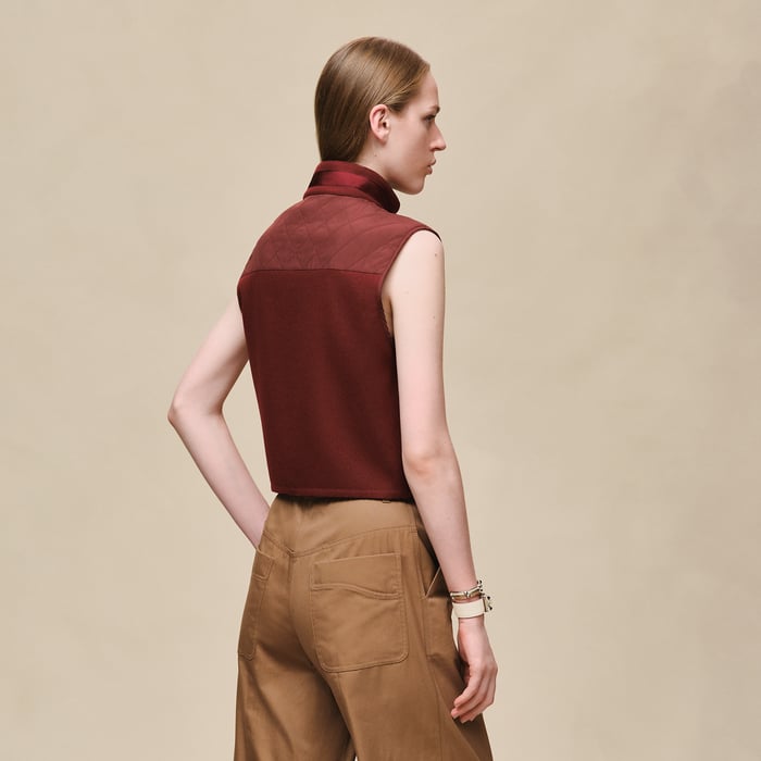 Rouge Carmin Mixed Materials Sleeveless Jacket