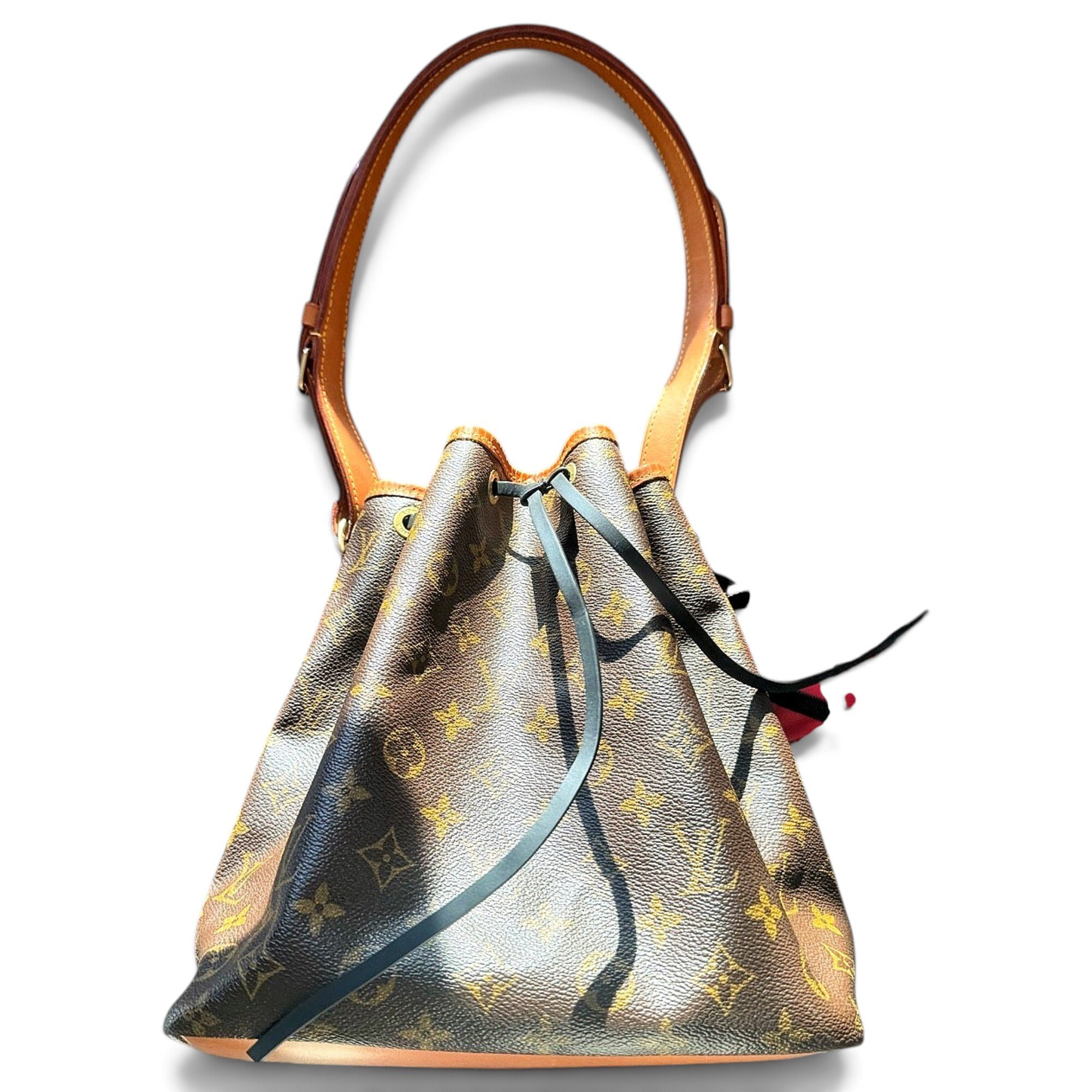 Noé leather bag