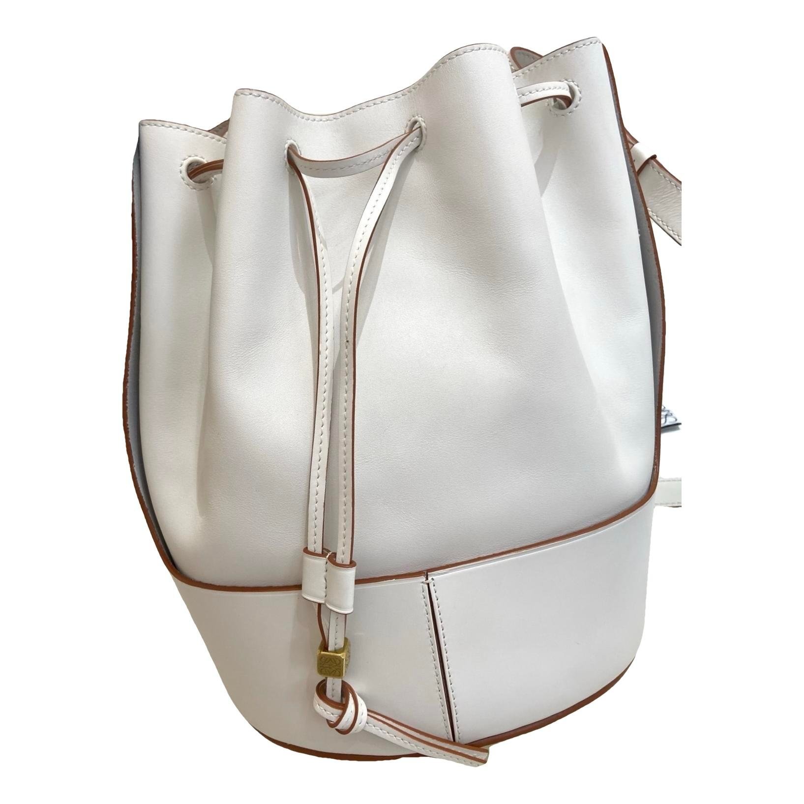 Balloon leather handbag