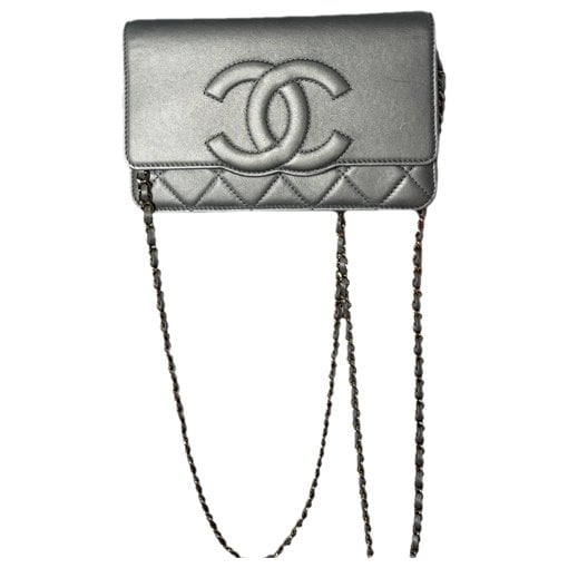 Wallet On Chain leather crossbody bag