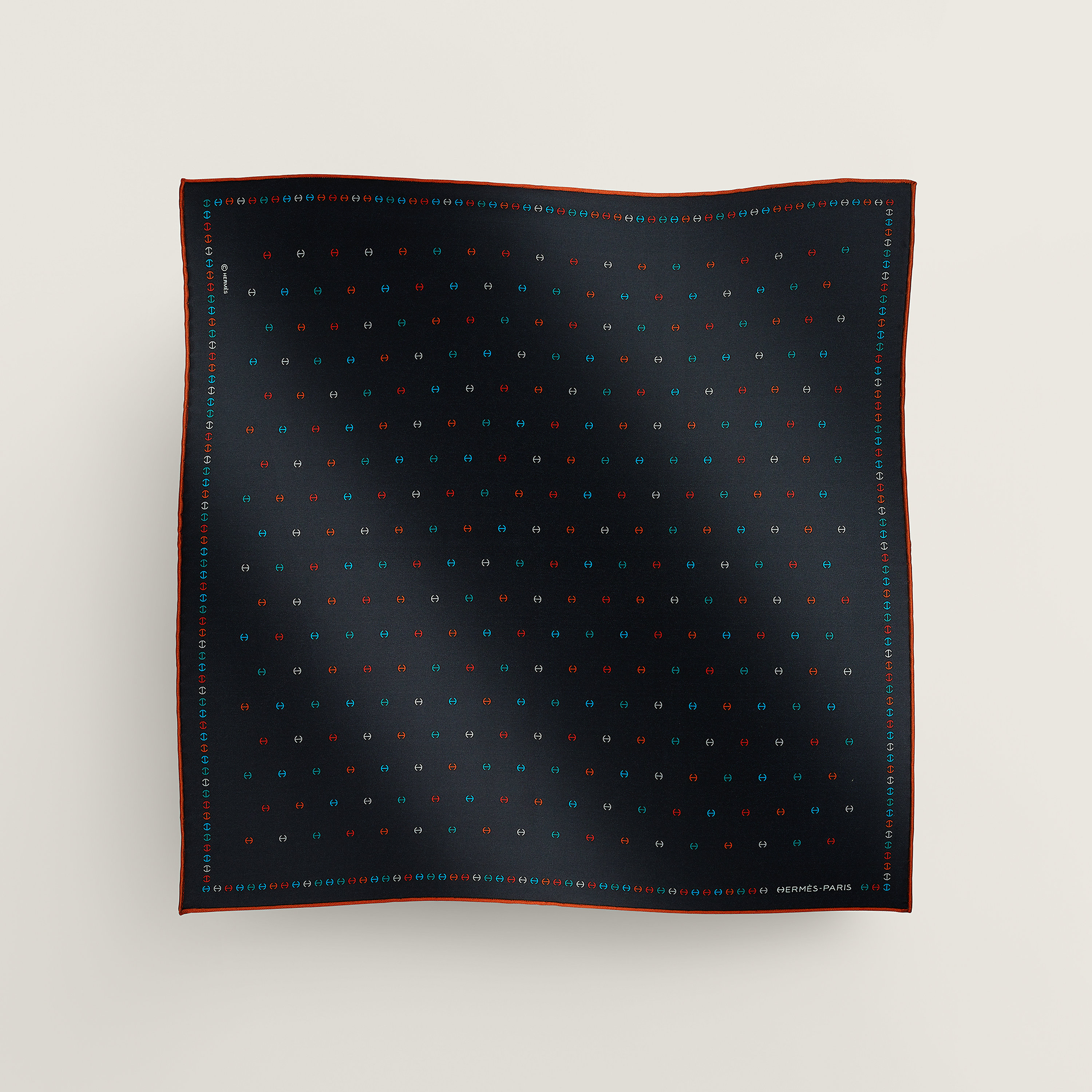 H Tonneau Multicolore pocket square 45