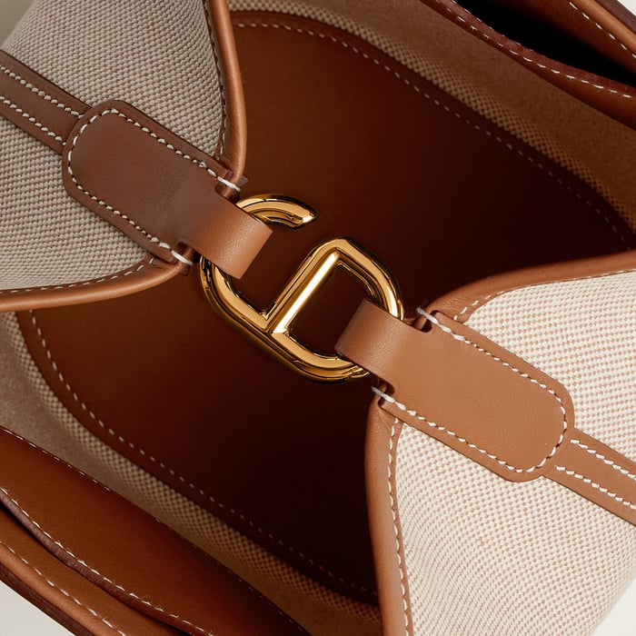 Hermès In-the-loop 18 Bag